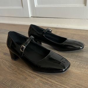 Patent leather Mary Jane block heel Size EU 39 / US 7.5-8